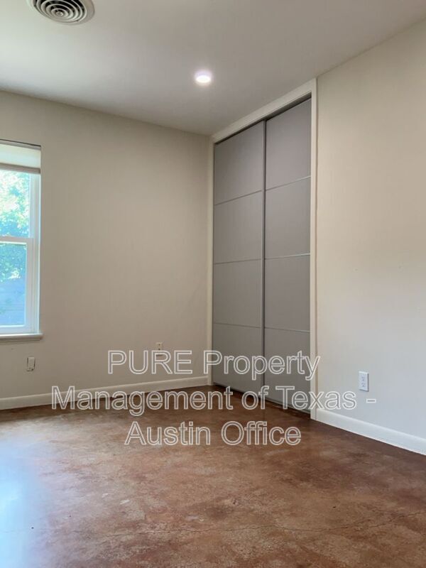 Building Photo - 1301 Clearfield Dr
