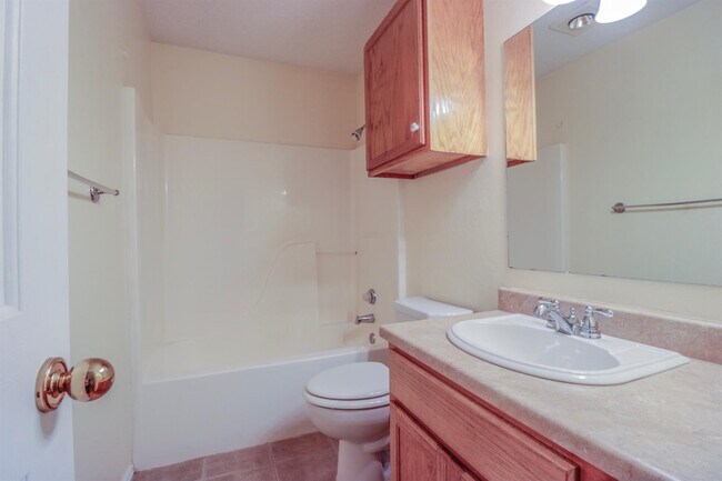 Building Photo - 801 Ironton Dr