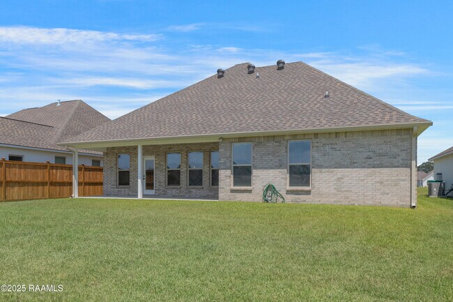 Building Photo - 113 Star Ln
