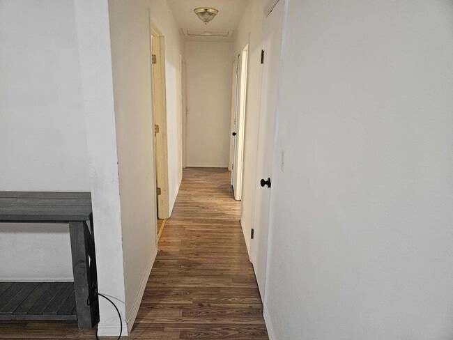 Building Photo - 365 Bare St