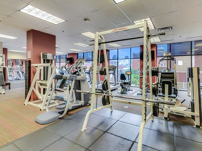 Building Photo - 330 N Jefferson St