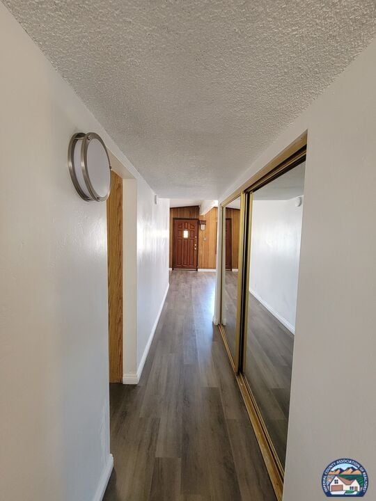 Building Photo - 987 J St