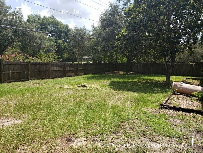 Building Photo - 210 Temple Valley Dr