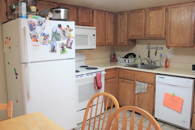 Building Photo - 1080 E 450 N