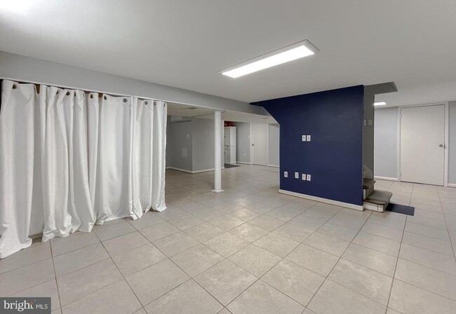 Building Photo - 13519 Grenoble Dr