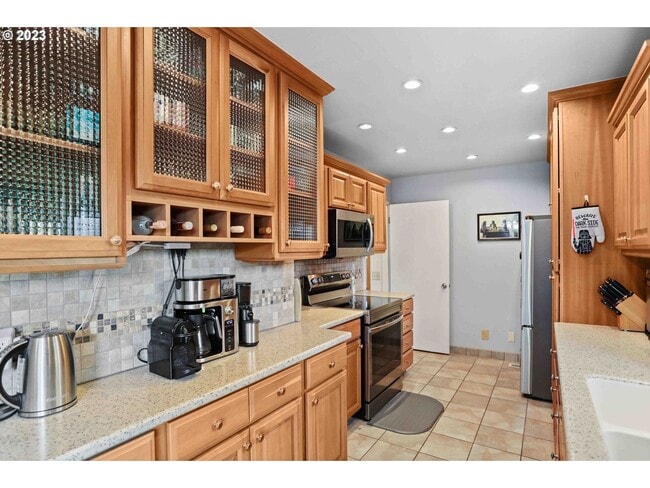 Building Photo - Great Home on 1/3 Acre