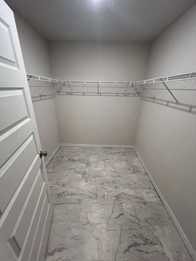 Building Photo - Beautiful 3 Bedroom, 2 Bath Pace Home available !!