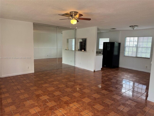 Building Photo - 717 SW 79th Ave