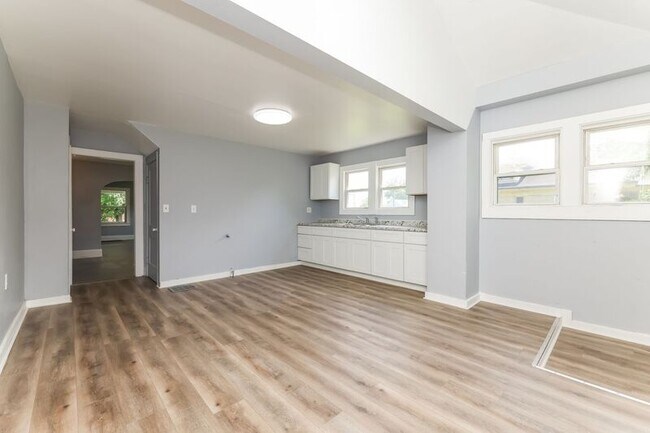 Building Photo - 1501/1503 Clifton Ave