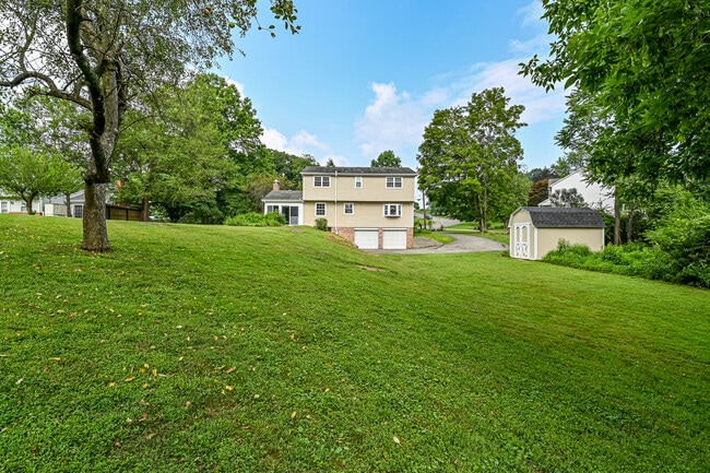 Building Photo - 4236 Tanglewood Dr