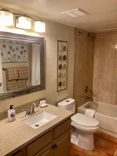 Building Photo - 12212 N Paradise Village Pky W