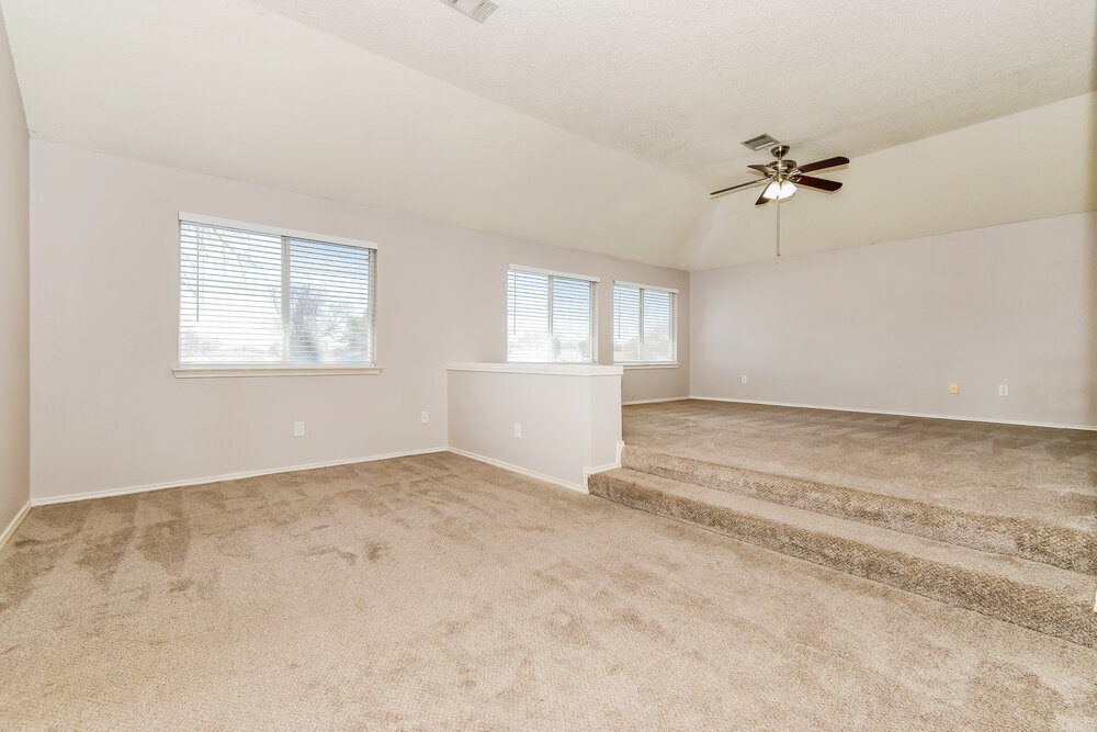 Building Photo - 5909 Iris Dr