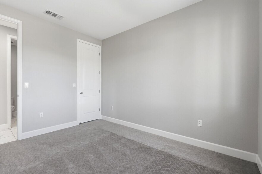 Building Photo - 453 Diamond Peak Ln