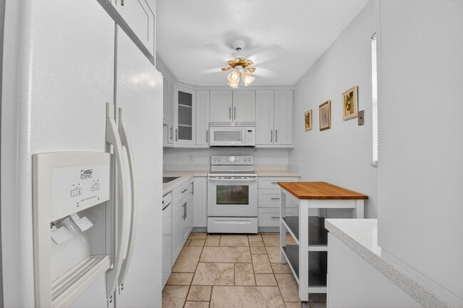 Building Photo - 3575 S Ocean Blvd