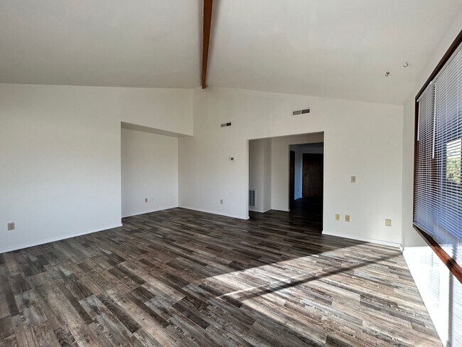 Building Photo - 6412-6416-6424 S 6th St.