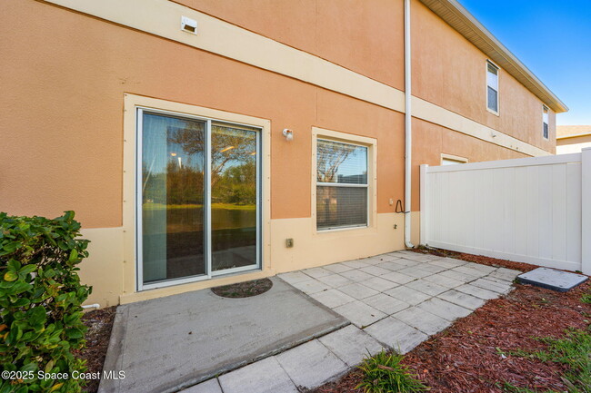 Building Photo - 2685 Revolution St