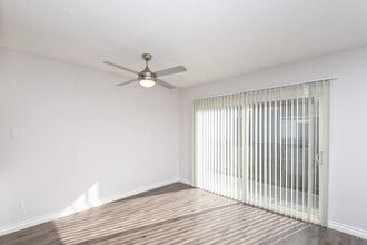 Building Photo - Lanark Apartments