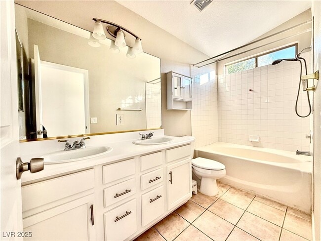 Building Photo - 923 Hollandsworth Ave