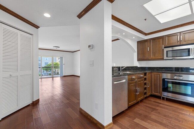 Building Photo - 1000 S Harbour Island Blvd