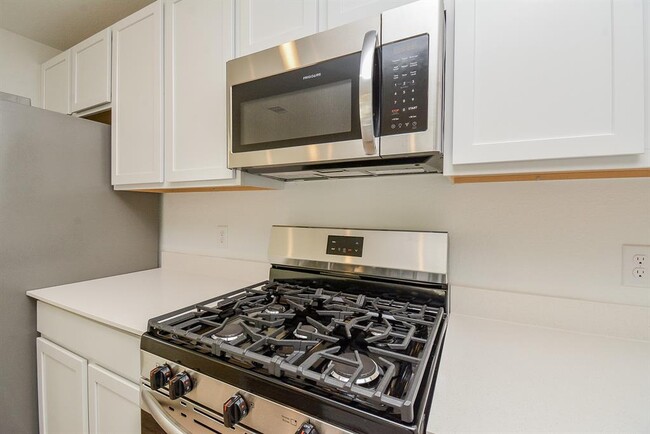 Building Photo - 5226 Sunvalley Bend Dr