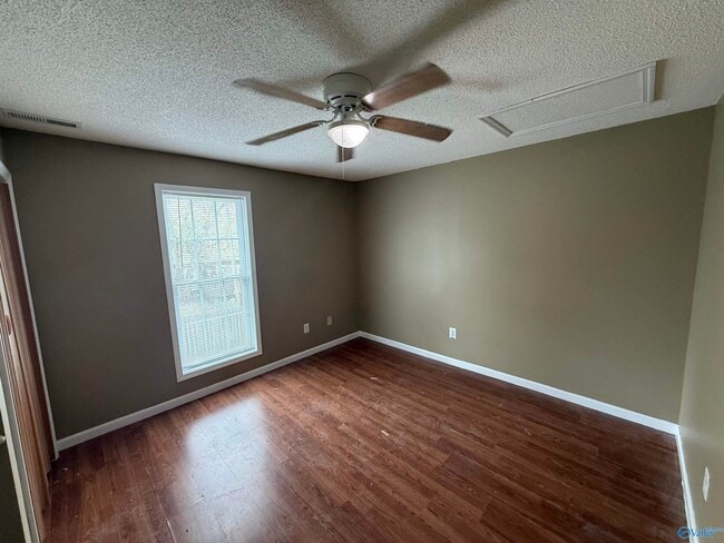 Building Photo - 215 Brian Dr