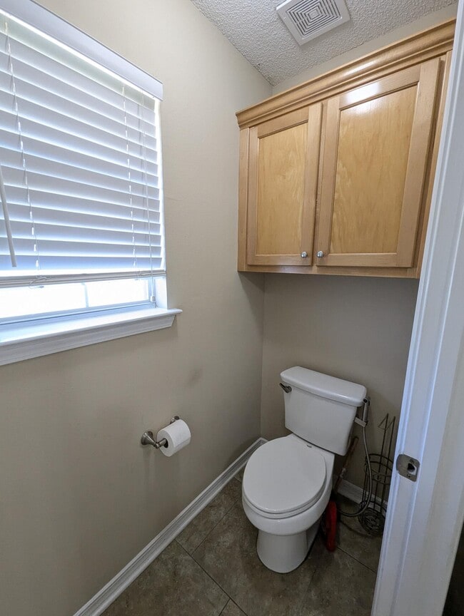 Building Photo - 9708 Parker Lake Cir