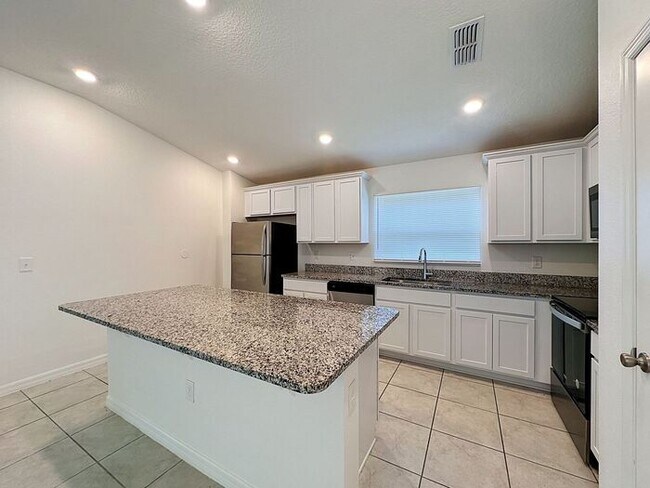 Building Photo - BEAUTIFUL HOME IN PRESERVATION POINTE, DAVENPORT