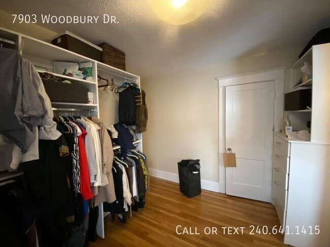 Building Photo - 7903 Woodbury Dr