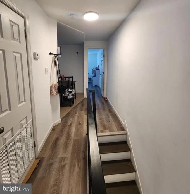 Building Photo - 565 Van Kirk St