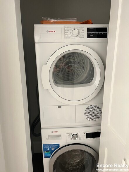 Building Photo - 121 Jersey St