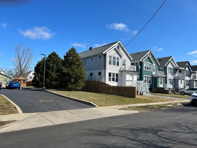 Primary Photo - 311 Newfield St
