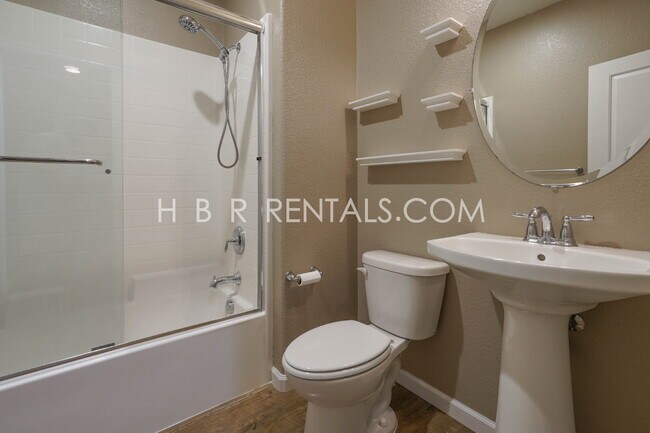 Building Photo - 906 River Bend Dr