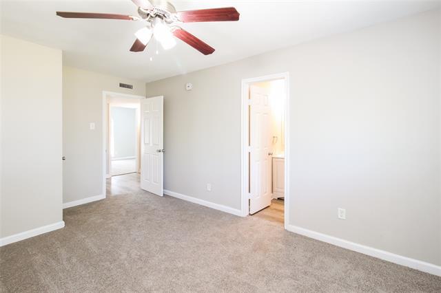 Building Photo - 1237 Hillwood Dr