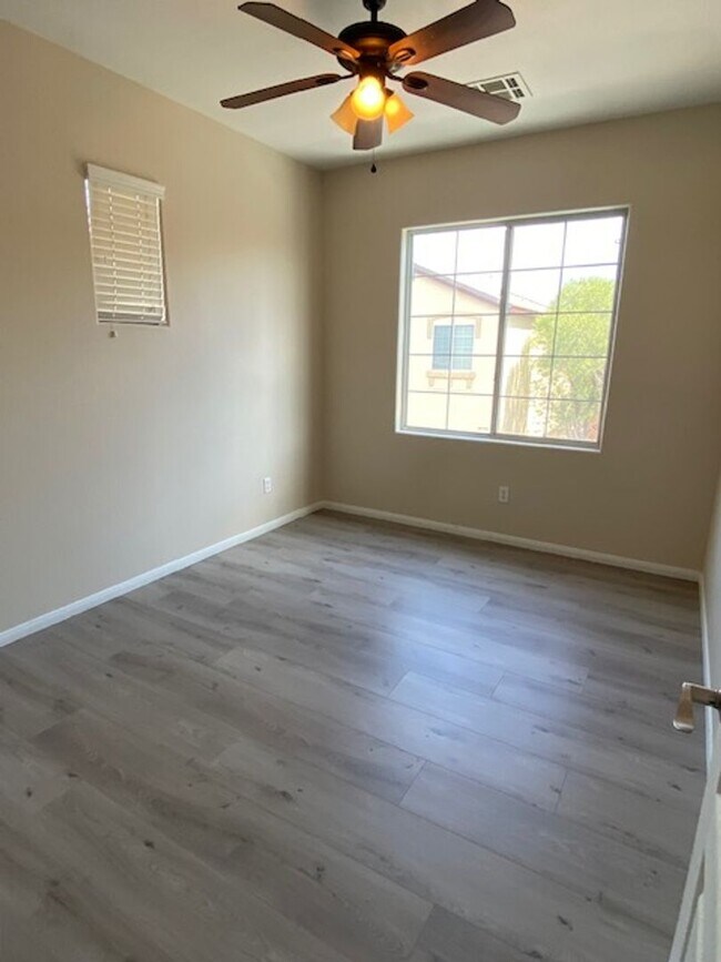 Building Photo - 3 bedroom home in Sky Ridge