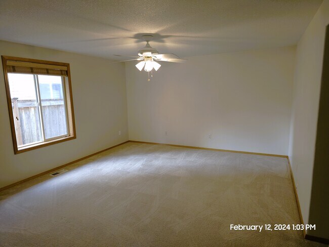 Building Photo - 21138 SW Houston Dr