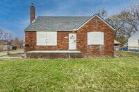 Building Photo - 21195 Behrendt Ave