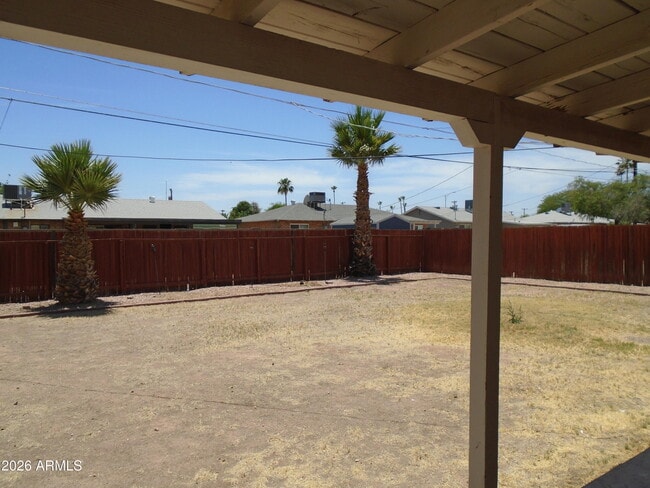 Building Photo - 7307 E Palm Ln