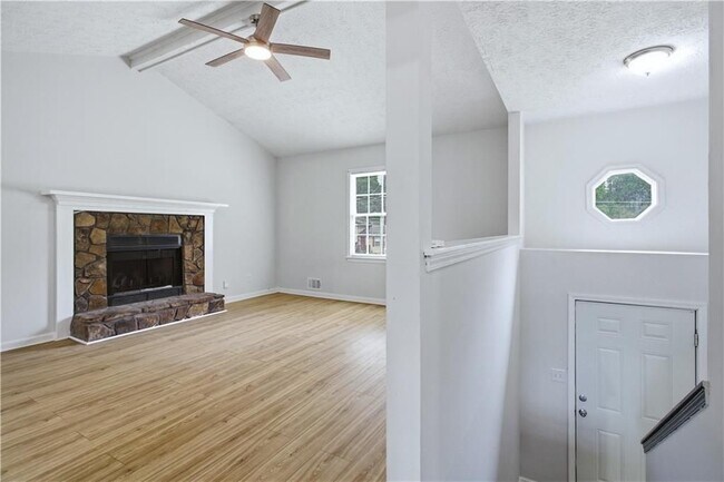 Building Photo - 1600 Sugar Plum Dr SW