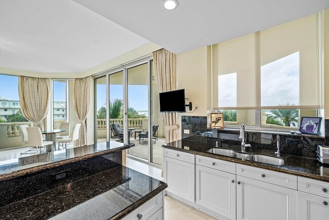 Building Photo - 3000 S Ocean Blvd