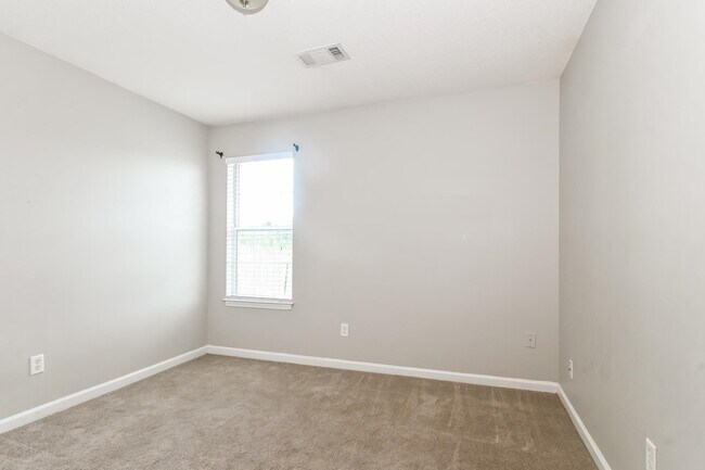Building Photo - 1216 Jackson Pond Cir