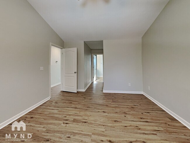 Building Photo - 6530 Paw Village Rd