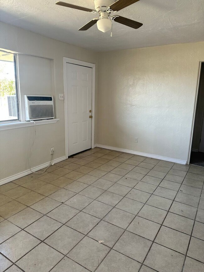 Building Photo - 2319 NW Bell Ave