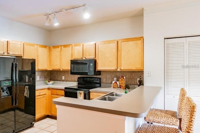 Building Photo - 4207 S Dale Mabry Hwy