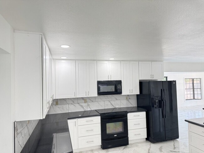 Building Photo - Dobson Ranch 4 bedroom rental