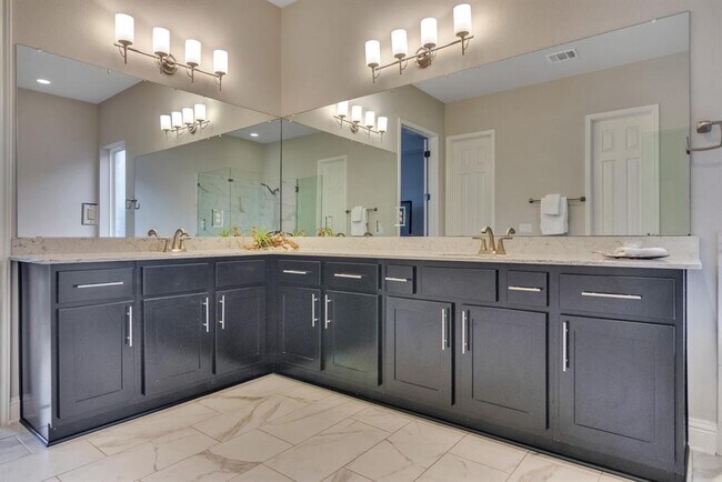 Building Photo - 7100 Trissino Dr