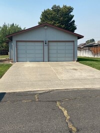 Building Photo - r1316