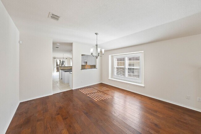 Building Photo - Gated Community - Resort Amenities