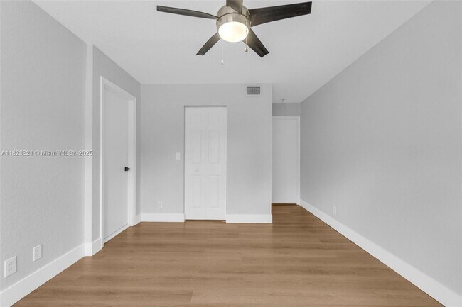 Building Photo - 2494 Cordoba Bend