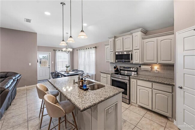 Building Photo - 19 Grand Canyon St