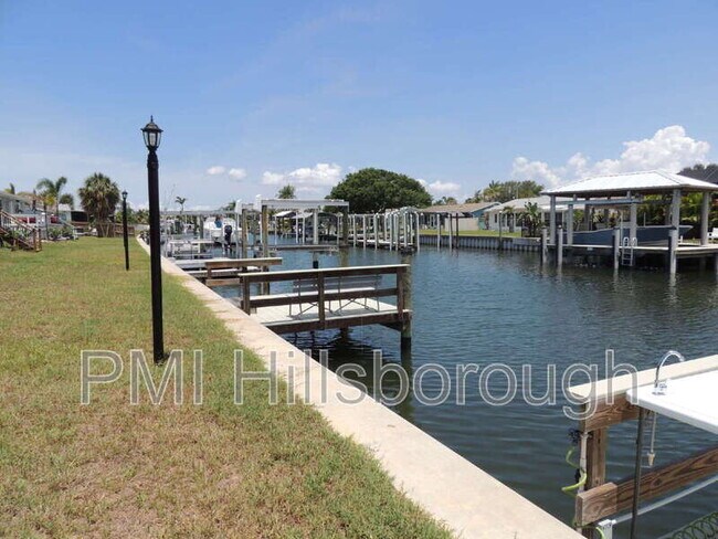Building Photo - 1021 Apollo Beach Blvd